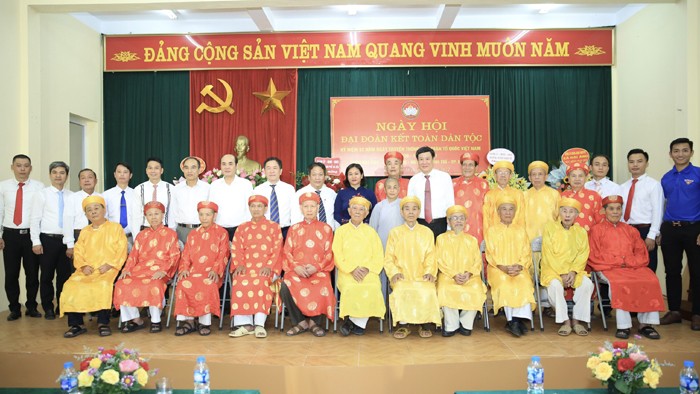 Pho Bi thu Thuong truc Thanh uy Ha Noi du ngay hoi Dai doan ket huyen Thanh Tri-Hinh-4