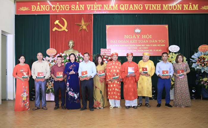 Pho Bi thu Thuong truc Thanh uy Ha Noi du ngay hoi Dai doan ket huyen Thanh Tri