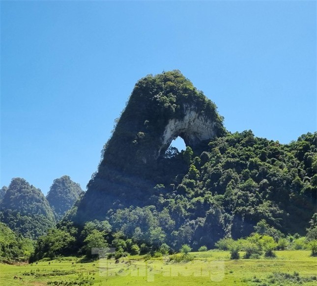 Doc dao nui Thung, duoc xem la mat cua Than Nui o Cao Bang