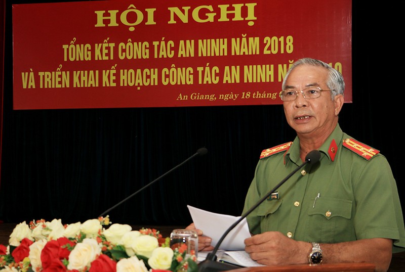 Cung thieu tuong Bui Be Tu…nhung Giam doc Cong an nao bi ky luat?-Hinh-10