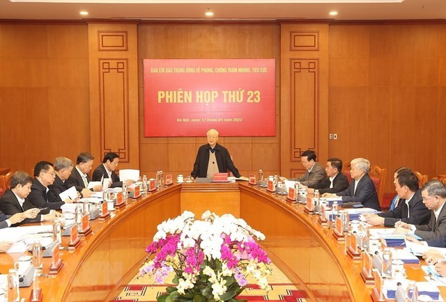 Nam 2022: Khoi to 17 can bo thuoc dien Bo Chinh tri, Ban Bi thu quan ly