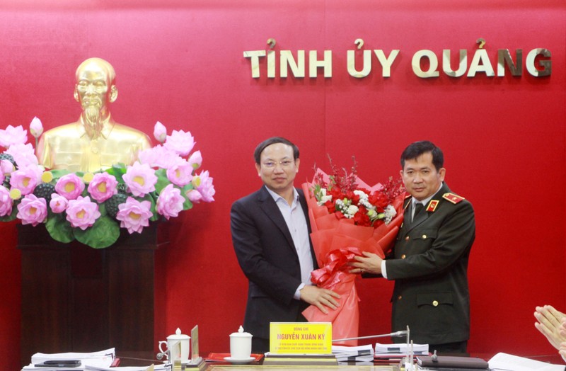 Thieu tuong Dinh Van Noi tham gia Ban Chap hanh, Ban Thuong vu Tinh uy Quang Ninh