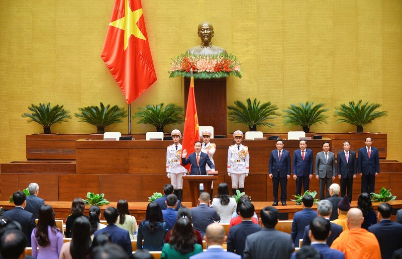 Tan Chu tich nuoc Vo Van Thuong: “Vinh du lon lao cung la trach nhiem het suc nang ne”-Hinh-3