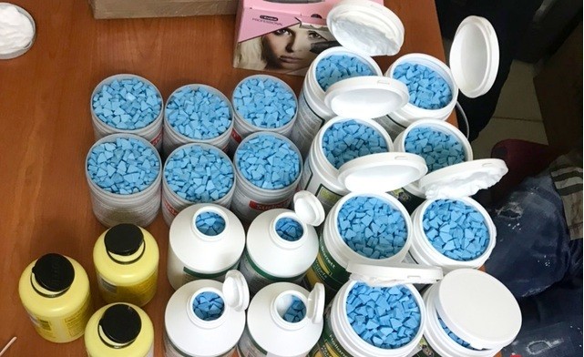 4 nữ tiếp viên và loạt vụ vận chuyển ma túy qua đường hàng không - Hình 13 4 nu tiep vien va loat vu van chuyen ma tuy qua duong hang khong-Hinh-13