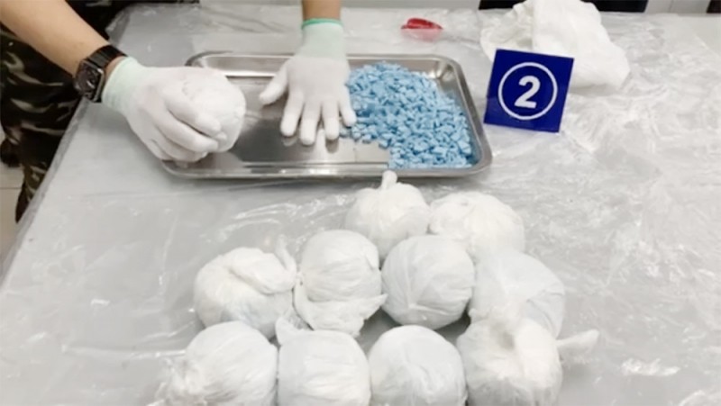 4 nữ tiếp viên và loạt vụ vận chuyển ma túy qua đường hàng không - Hình 9 4 nu tiep vien va loat vu van chuyen ma tuy qua duong hang khong-Hinh-9