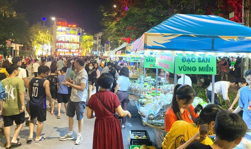 Hai Duong: Nhung “thoi nam cham” hut van nguoi den pho di bo Bach Dang-Hinh-13