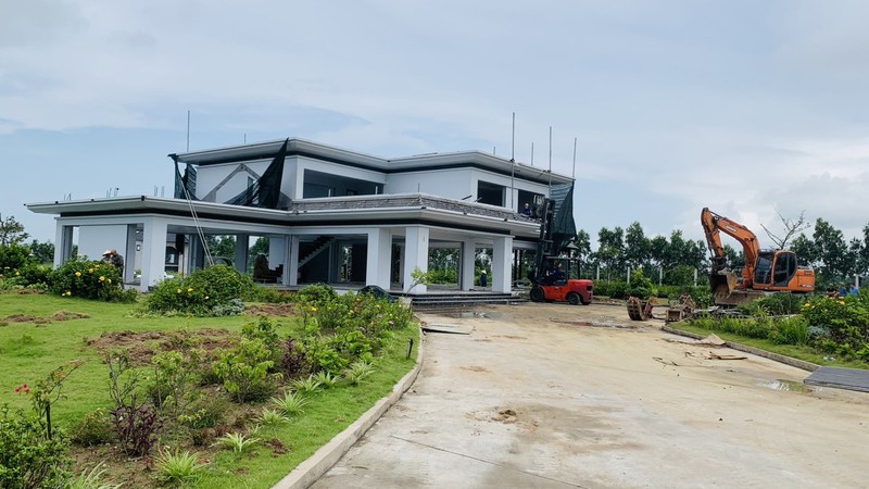 Hải Dương: Tháo dỡ biệt thự hàng tỷ đồng trên đất nông nghiệp Hai Duong: Thao do biet thu hang ty dong tren dat nong nghiep
