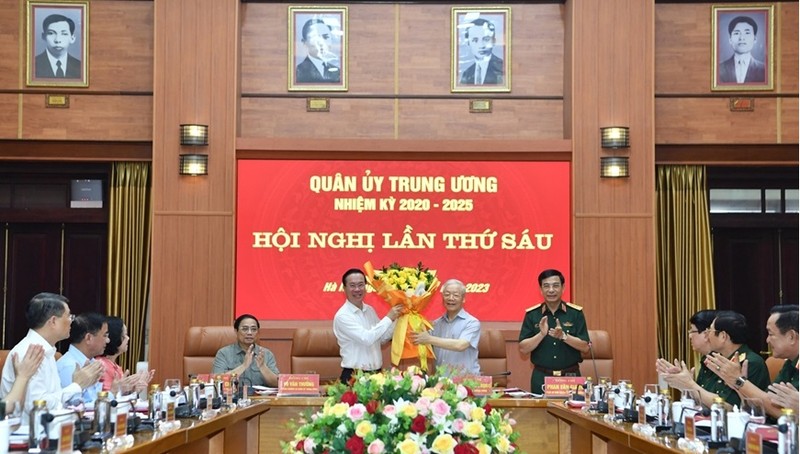 Chu tich nuoc Vo Van Thuong tham gia Ban Thuong vu Quan uy Trung uong