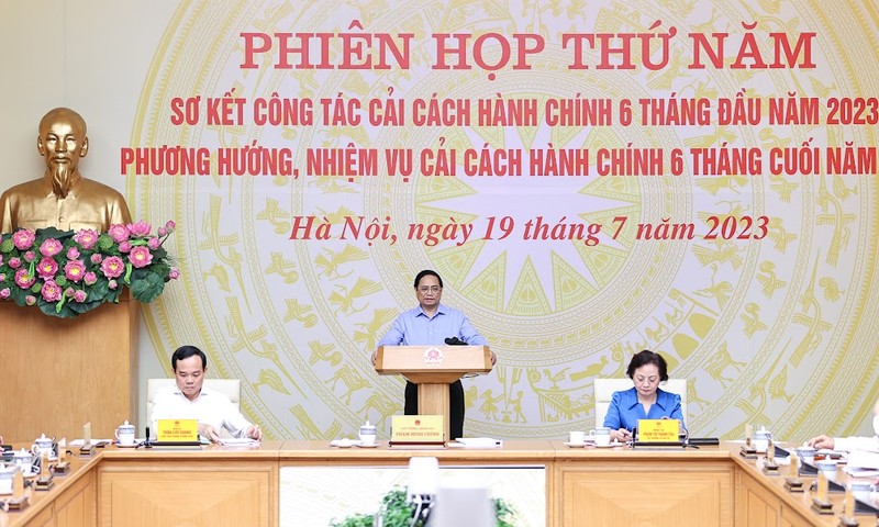 Thu tuong: Tranh phien ha, sach nhieu, tieu cuc khi giai quyet thu tuc hanh chinh