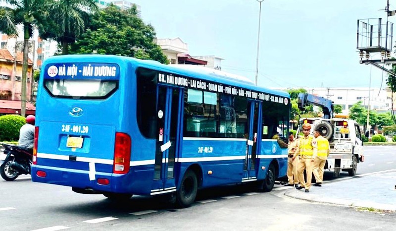 Tai xe xe buyt tuyen Ha Noi - Hai Duong vi pham nong do con