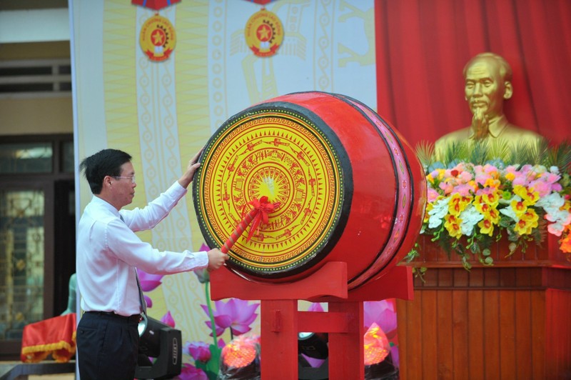 Phat ngon an tuong cua cac lanh dao trong ngay khai giang