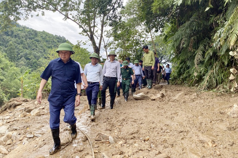 Lu quet, sat lo o Lao Cai: Hon 300 nguoi dang tim kiem nguoi mat tich-Hinh-2