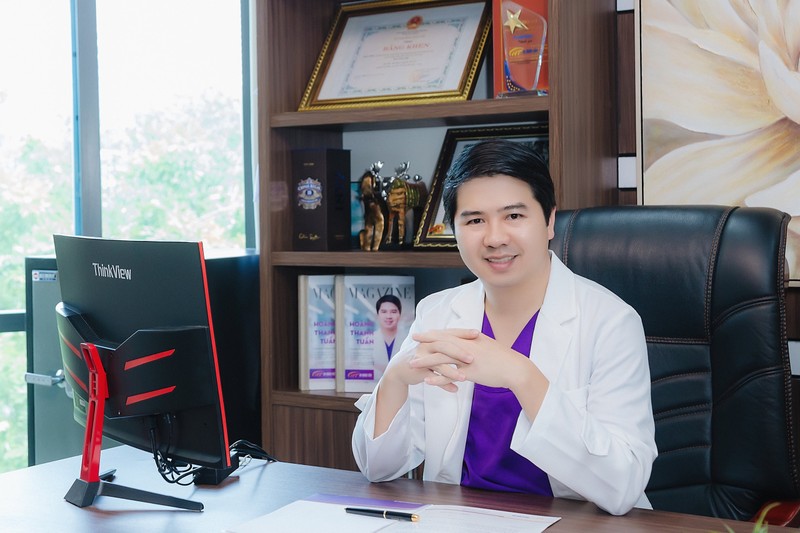 TS.BS Hoang Thanh Tuan: “Triet ly cuoc song, triet ly lam dep”