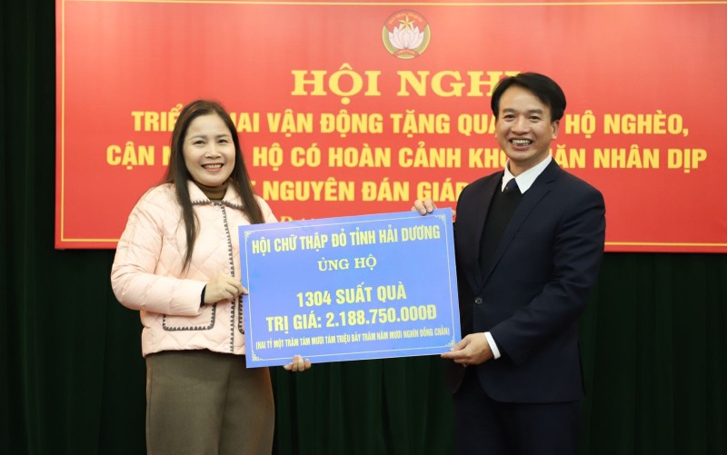 Hai Duong: 35.000 suat qua tang ho ngheo de “ai cung co Tet”-Hinh-2