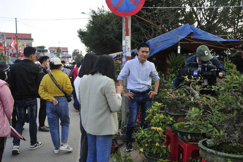 Hang nghin nguoi ve cho Vieng mua may, ban rui dau nam-Hinh-15