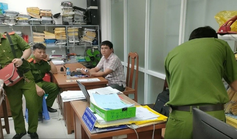 Kham xet nha cuu Truong phong Tai nguyen va Moi truong TP Long Xuyen-Hinh-2