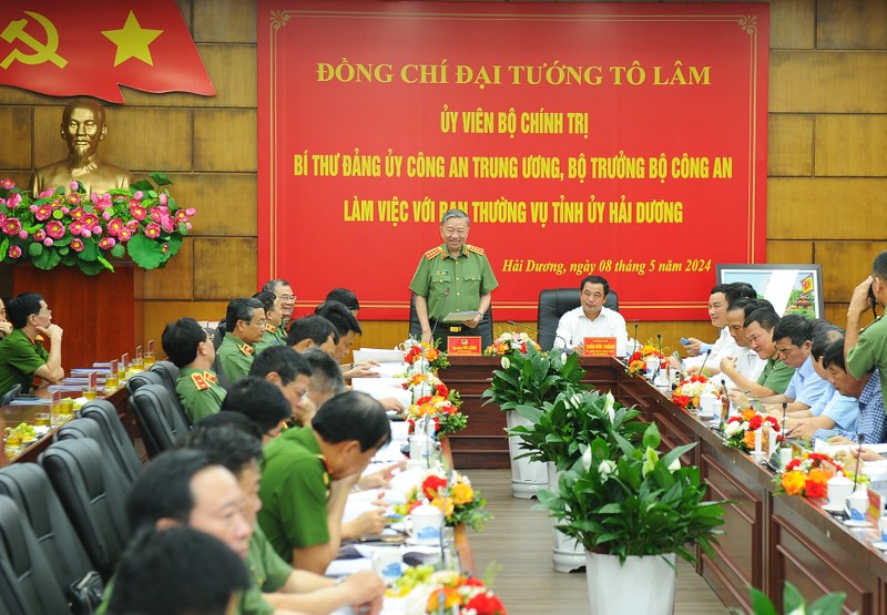 Bo truong Cong an To Lam lam viec voi Ban Thuong vu Tinh uy Hai Duong-Hinh-3