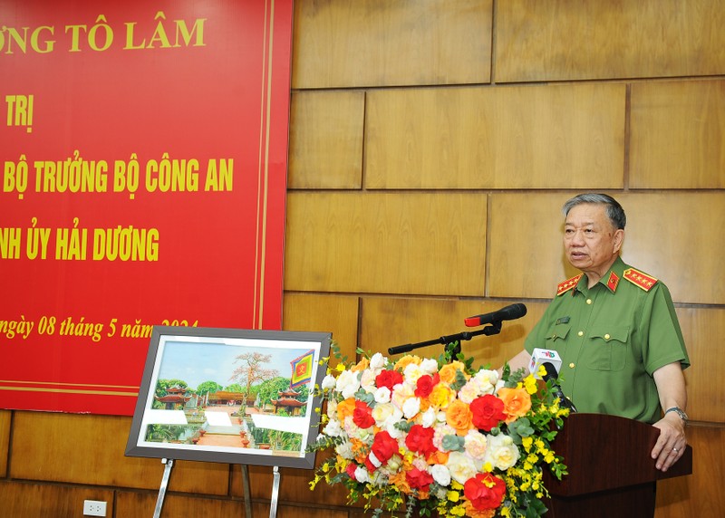 Bo truong Cong an To Lam lam viec voi Ban Thuong vu Tinh uy Hai Duong