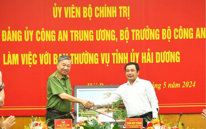 Bo truong Cong an To Lam lam viec voi Ban Thuong vu Tinh uy Hai Duong-Hinh-8