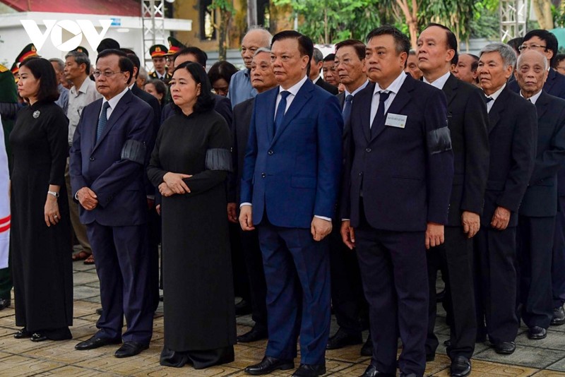 [CAP NHAT] Dong nguoi noi dai qua cac pho vao vieng Tong Bi thu Nguyen Phu Trong-Hinh-50