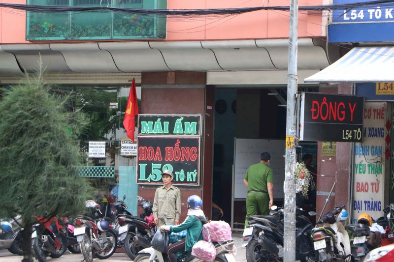 Vu bao mau bao hanh tre: Thu hoi giay phep mai am Hoa Hong