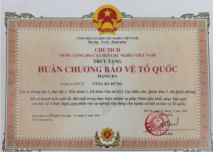 Truy tang Huan chuong Bao ve To quoc cho Trung ta Tang Ba Hung-Hinh-2