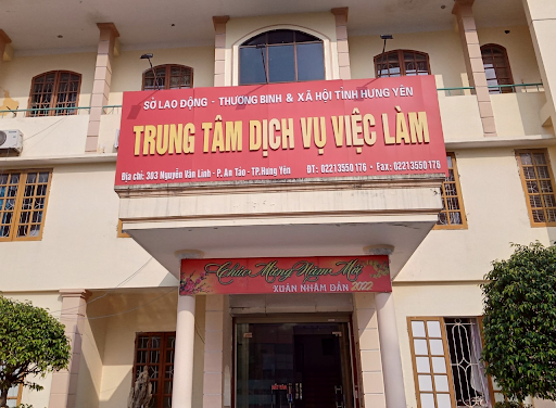 Khoi to Giam doc Trung tam dich vu viec lam tinh Hung Yen