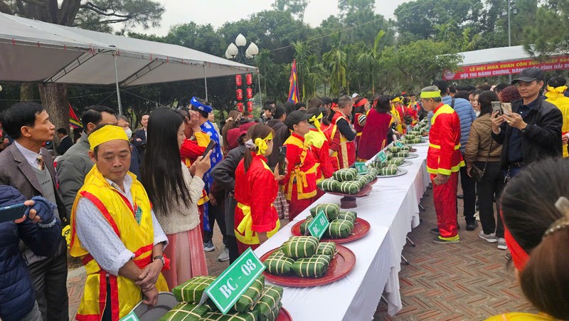 Về Côn Sơn, xem hội thi bánh chưng, bánh giầy năm 2025 - Hình 8 Ve Con Son, xem hoi thi banh chung, banh giay nam 2025-Hinh-8