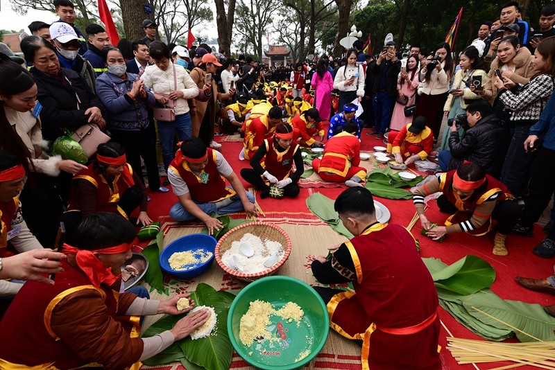 Về Côn Sơn, xem hội thi bánh chưng, bánh giầy năm 2025 - Hình 4 Ve Con Son, xem hoi thi banh chung, banh giay nam 2025-Hinh-4
