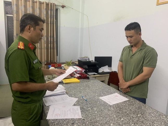 Vet truot cuu cong an giet nguoi tinh, phi tang xac xuong song
