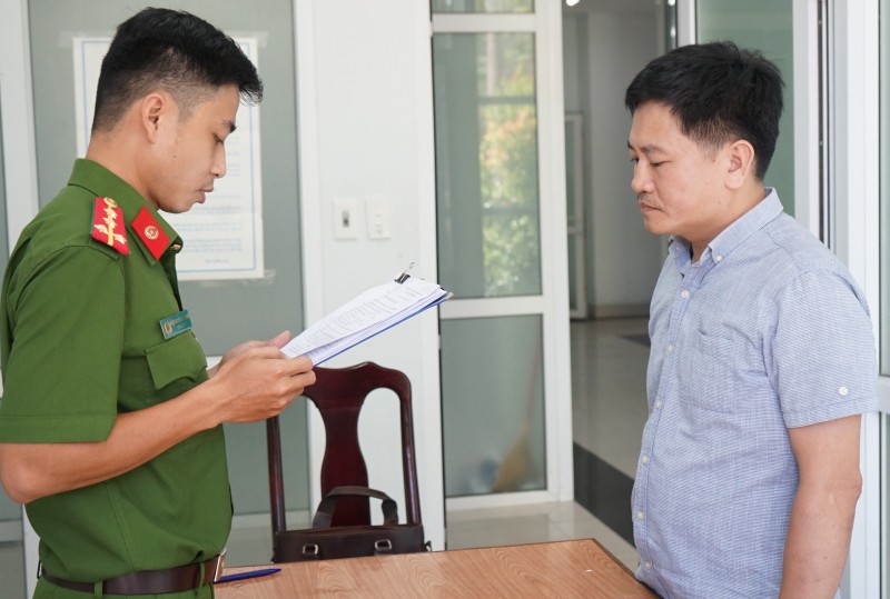 Doi tuong lua dao chuyen doi muc dich su dung dat lanh an 18 nam tu