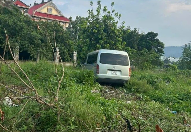 Bi CSGT Da Nang tuyt coi, tai xe nhay xuong ho tau thoat