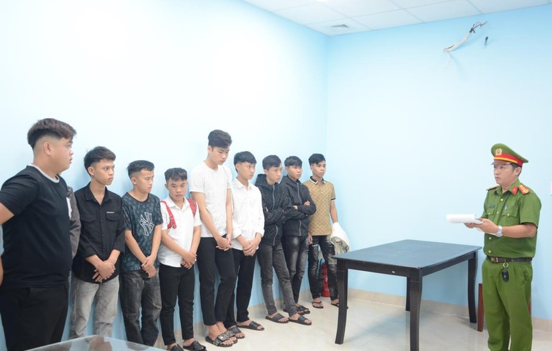 Da Nang: Khoi to 20 con do gay roi trat tu cong cong