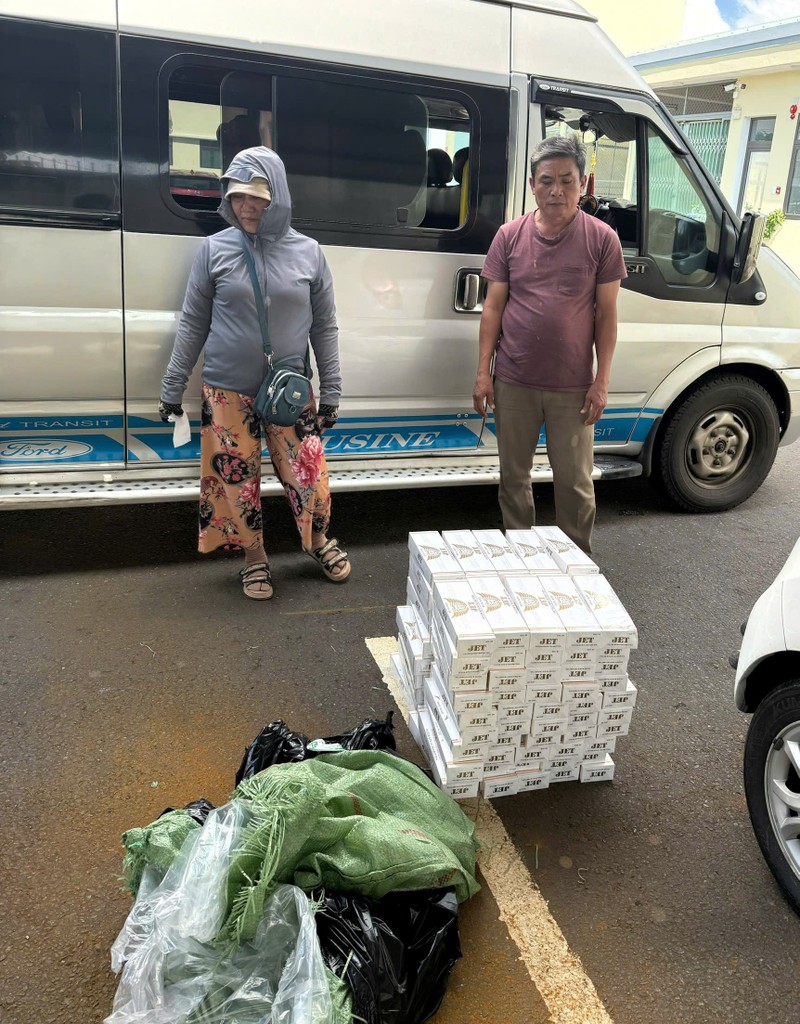 Phat hien xe khach cho thuoc la lau tu Quang Tri va Da Nang