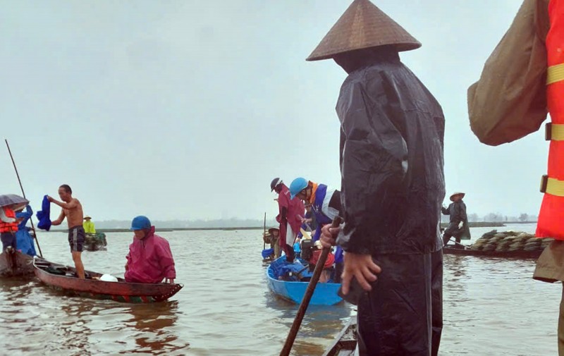 Lat ghe trong dem khuya, hai me con bi tu vong thuong tam