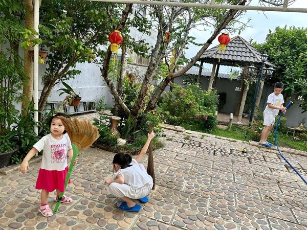 Co ngoi ngap hoa trai cua ca si Vy Oanh cung chong dai gia-Hinh-6