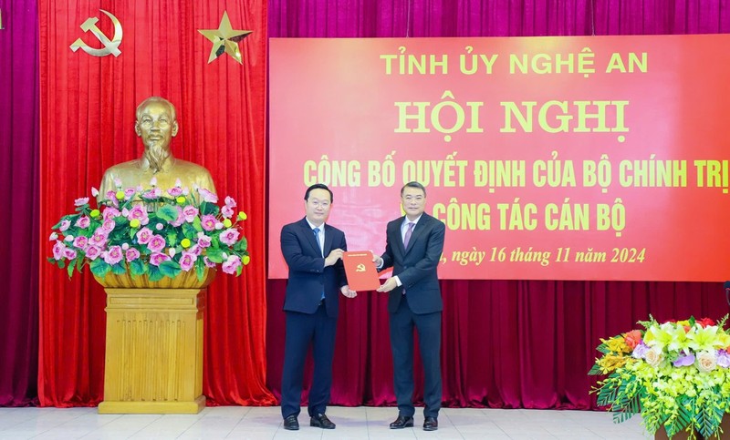 Cong bo quyet dinh chuan y Bi thu Tinh uy Nghe An