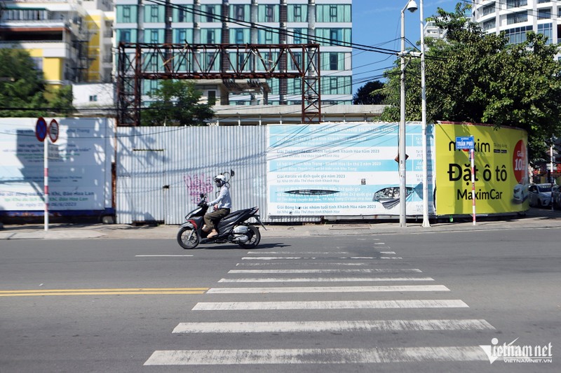 Diem ten nhung khu “dat vang” ven bien Nha Trang bi bo hoang-Hinh-3