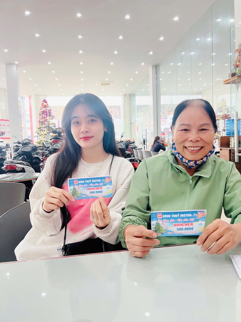 Honda Binh Thuy tri an khach hang “rinh qua don Noel, chao xuan 2025”-Hinh-3