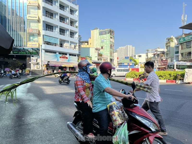 “Cho mia” doc dao moi nam chi hop mot lan nhon nhip nguoi mua-Hinh-10