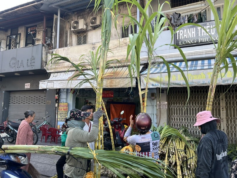 “Cho mia” doc dao moi nam chi hop mot lan nhon nhip nguoi mua-Hinh-2