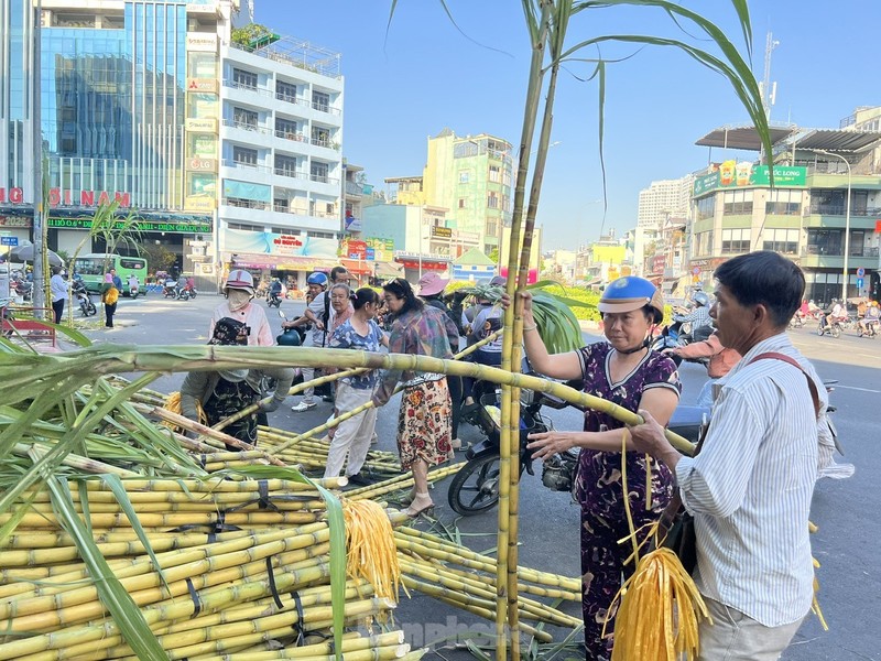 “Cho mia” doc dao moi nam chi hop mot lan nhon nhip nguoi mua