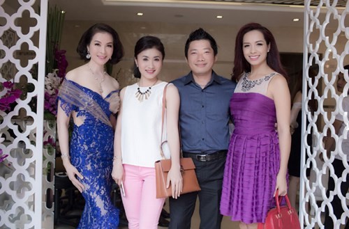 Mai Phuong Thuy va dan sao den chuc mung MC Thanh Mai