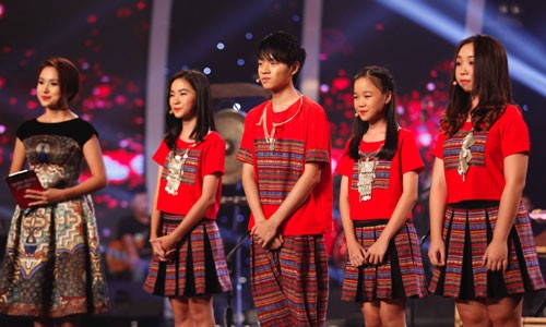 Thu Minh be bung bau len san khau Vietnam's Got Talent-Hinh-2