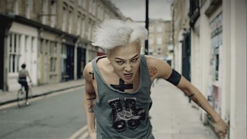 Clip Son Tung MTP giong G-Dragon den tung chi tiet-Hinh-2