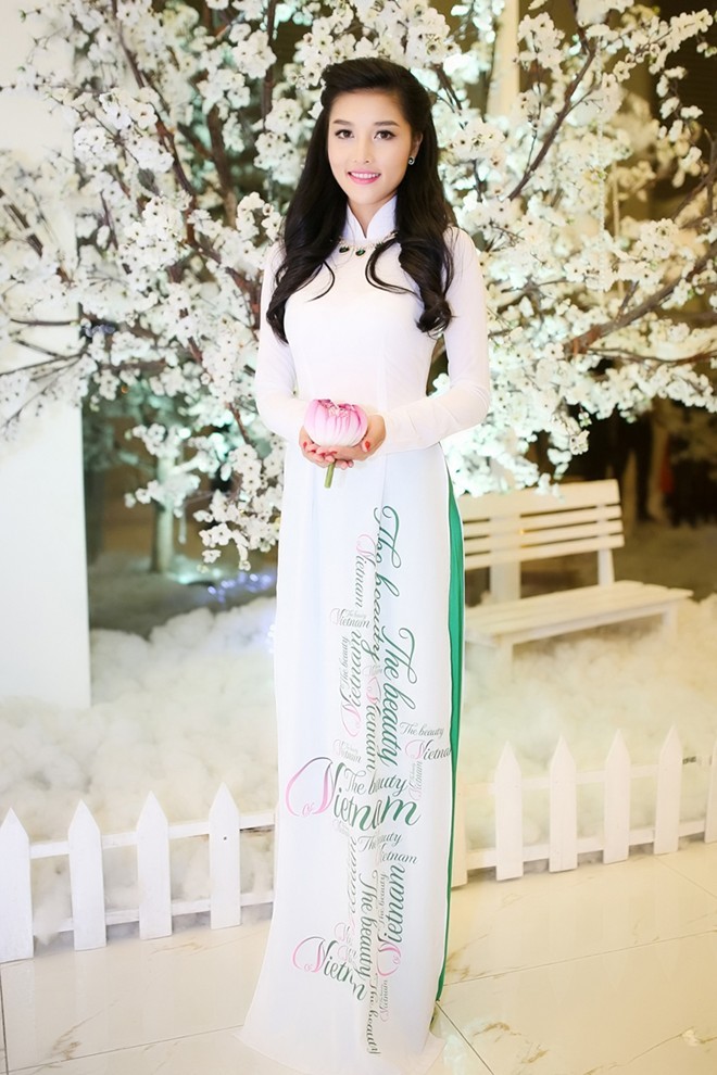 Angela Phuong Trinh dien ao dai xuyen thau dep ngat ngay-Hinh-5