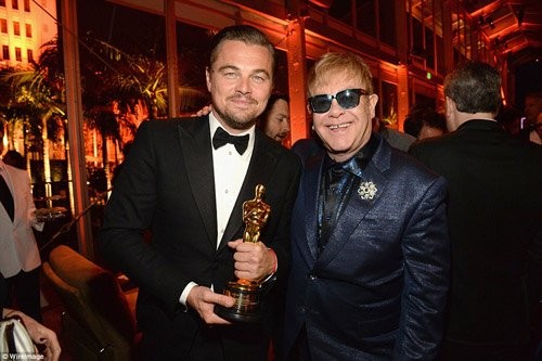 Leonardo DiCaprio quen ca tuong vang Oscar vi qua vui-Hinh-5