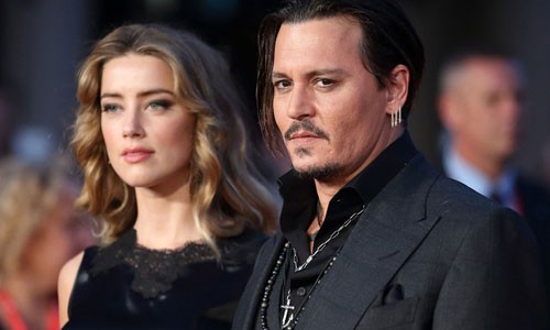 Johnny Depp bi Amber Heard gai bay