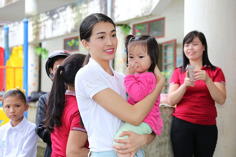 Pham Huong doi mua cung Thien Ly Le Hang di tu thien-Hinh-13