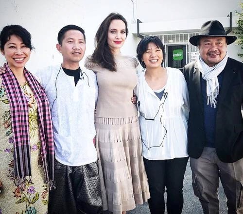 Angelina Jolie phu nhan hen ho voi doanh nhan bat dong san-Hinh-2